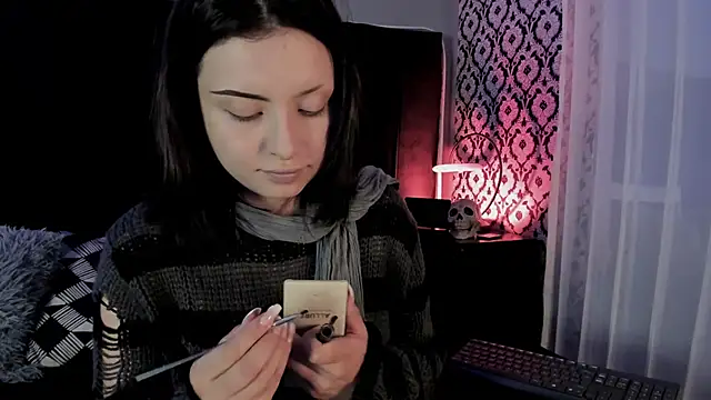 Adeelinee online show from 04.30.26