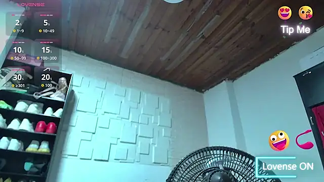 white sexy  online show from 04.28.26