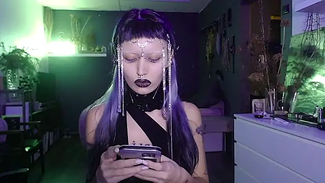 god x girl online show from 12.17.24