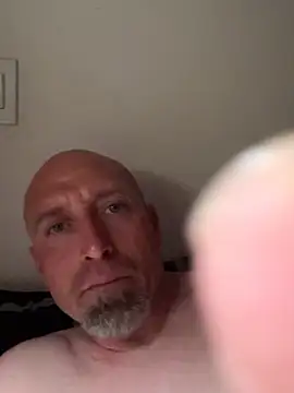 Snapshot of El_Gizmo chatting on 02.16.25 El Gizmo online show from 02.16.25