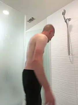 Snapshot of El_Gizmo chatting on 02.21.25 El Gizmo online show from 02.21.25