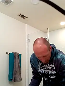 Snapshot of El_Gizmo chatting on 02.28.25 El Gizmo online show from 02.28.25