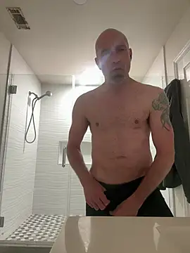 Snapshot of El_Gizmo chatting on 03.10.25 El Gizmo online show from 03.10.25