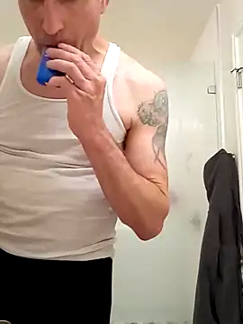 Snapshot of El_Gizmo chatting on 03.13.25 El Gizmo online show from 03.13.25