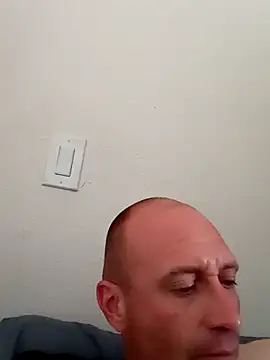 Snapshot of El_Gizmo chatting on 03.20.25 El Gizmo online show from 03.20.25