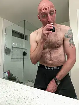 Snapshot of El_Gizmo chatting on 09.22.25 El Gizmo online show from 09.22.25