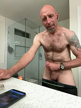 Snapshot of El_Gizmo chatting on 09.24.25 El Gizmo online show from 09.24.25