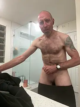 Snapshot of El_Gizmo chatting on 10.21.25 El Gizmo online show from 10.21.25