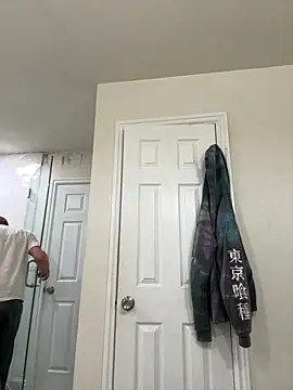 Snapshot of El_Gizmo chatting on 11.29.25 El Gizmo online show from 11.29.25