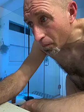 Snapshot of El_Gizmo chatting on 01.07.26 El Gizmo online show from 01.07.26