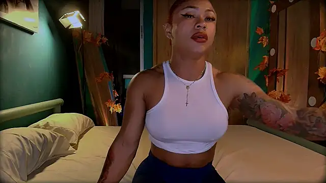 Snapshot of HeidiCox chatting on 02.14.25 HeidiCox online show from 02.14.25