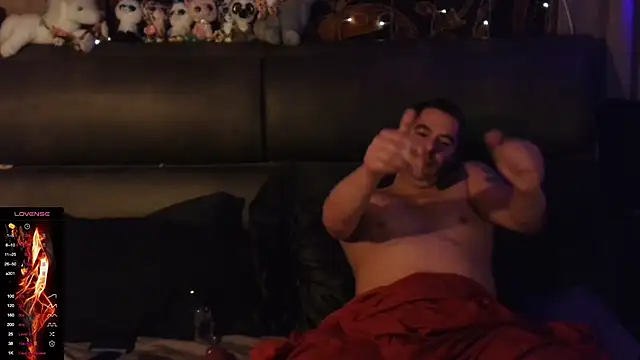 Snapshot of Hard_to_Handlexxx chatting on 01.31.25 Hard to Handlexxx online show from 01.31.25