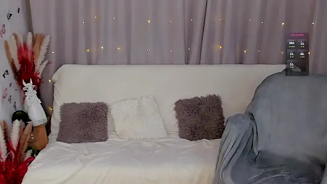 LisaMooore online show from 01.06.25