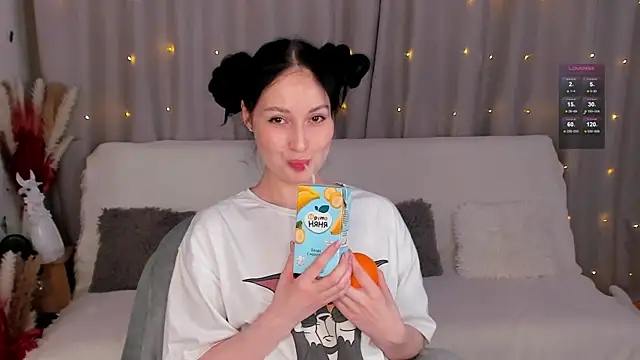 LisaMooore online show from 02.15.25