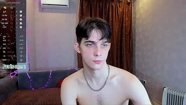 Snapshot of Aaron_Boom chatting on 02.14.26 Aaron Boom online show from 02.14.26