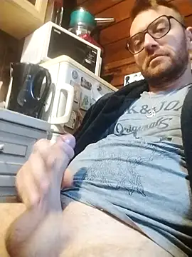 Snapshot of tomee83 chatting on 10.15.25 tomee83 online show from 10.15.25