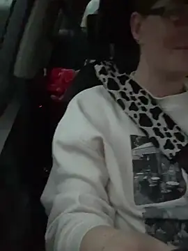 notlikeothergirlsEW12 online show from 12.26.24