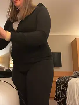 notlikeothergirlsEW12 online show from 01.26.25