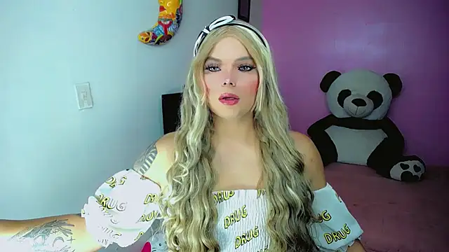 Snapshot of SweetKim21 chatting on 11.05.25 SweetKim21 online show from 11.05.25