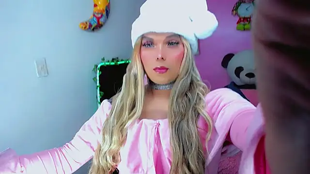 Snapshot of SweetKim21 chatting on 12.14.25 SweetKim21 online show from 12.14.25