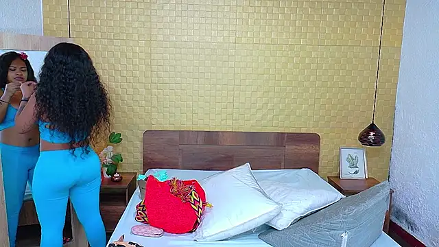 Squirter pussybomb online show from 01.30.25