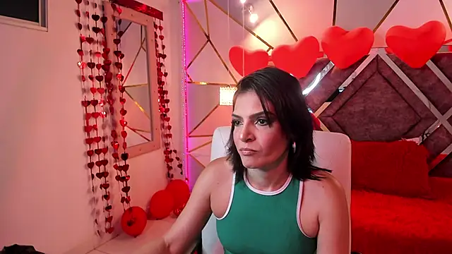 KatteMoss online show from 02.22.25