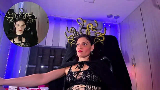 KatteMoss online show from 10.14.25