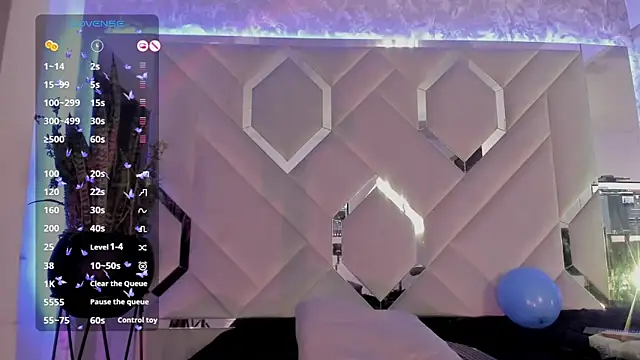 Sara Foxx1 online show from 02.04.25