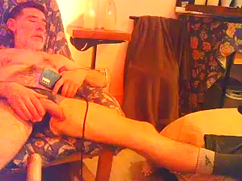 Snapshot of DaddyQuimHot chatting on 12.09.24 DaddyQuimHot online show from 12.09.24