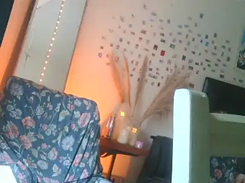 Snapshot of DaddyQuimHot chatting on 12.12.24 DaddyQuimHot online show from 12.12.24