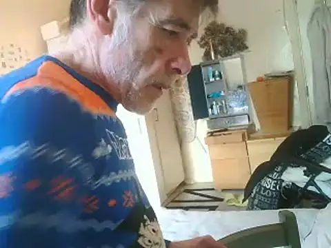 Snapshot of DaddyQuimHot chatting on 02.06.25 DaddyQuimHot online show from 02.06.25