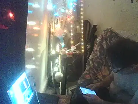 Snapshot of DaddyQuimHot chatting on 03.17.25 DaddyQuimHot online show from 03.17.25