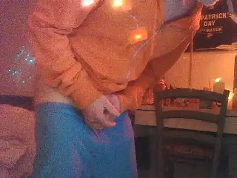 Snapshot of DaddyQuimHot chatting on 03.20.25 DaddyQuimHot online show from 03.20.25