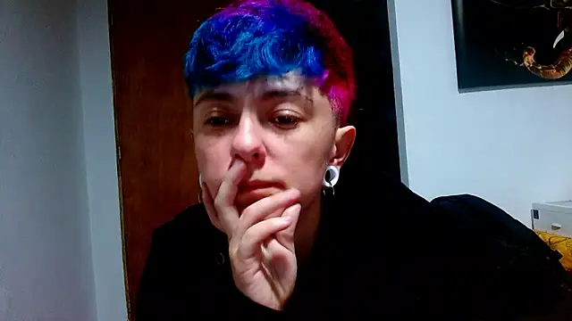 Snapshot of tomboyblue chatting on 06.11.26 tomboyblue online show from 06.11.26