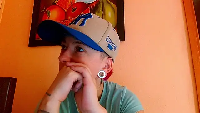 Snapshot of tomboyblue chatting on 06.17.26 tomboyblue online show from 06.17.26