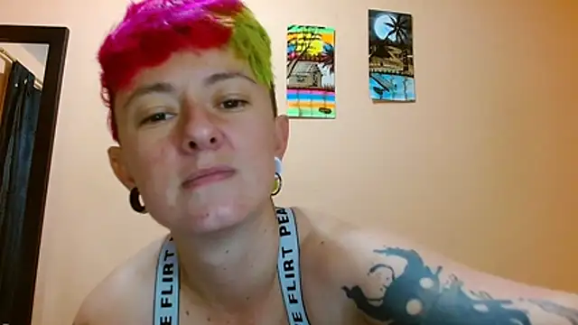 Snapshot of tomboyblue chatting on 08.04.26 tomboyblue online show from 08.04.26