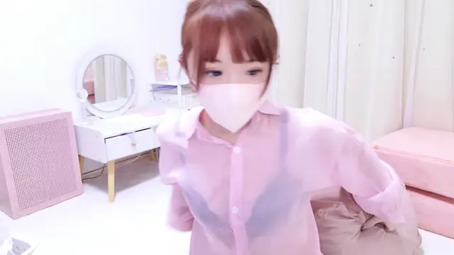 Snapshot of shihori_s2 chatting on 12.24.24 shihori s2 online show from 12.24.24