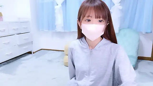 Snapshot of shihori_s2 chatting on 11.05.25 shihori s2 online show from 11.05.25