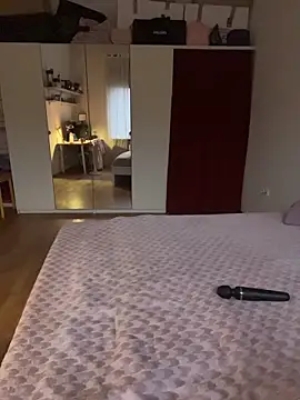 MariaValentine online show from 12.18.25