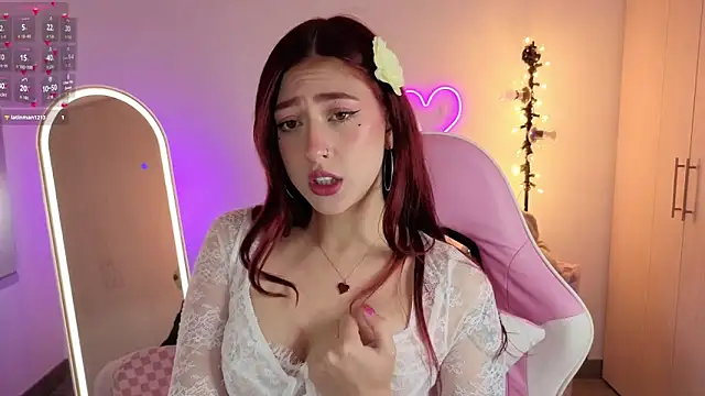 Snapshot of violet_ch chatting on 02.16.26 violet ch online show from 02.16.26