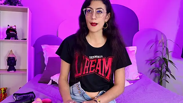 SophieGomez22 online show from 04.25.26