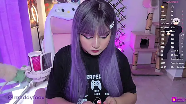 MaddyFooxx online show from 04.28.26