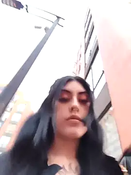 Snapshot of Mazikeen-- chatting on 10.29.25 Mazikeen-- online show from 10.29.25