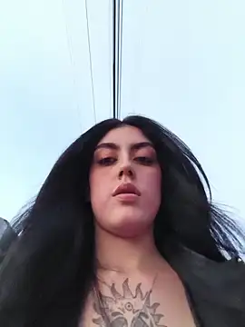 Snapshot of Mazikeen-- chatting on 11.06.25 Mazikeen-- online show from 11.06.25