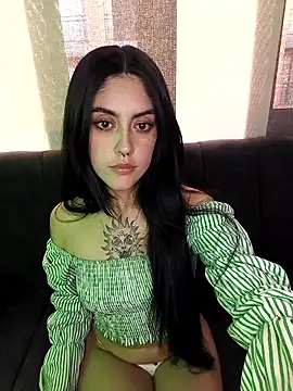 Snapshot of Mazikeen-- chatting on 01.12.26 Mazikeen-- online show from 01.12.26