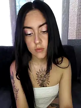 Snapshot of Mazikeen-- chatting on 02.01.26 Mazikeen-- online show from 02.01.26