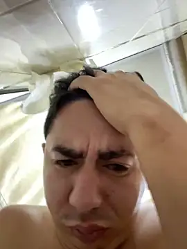 Snapshot of DanielGomez9 chatting on 02.27.25 DanielGomez9 online show from 02.27.25