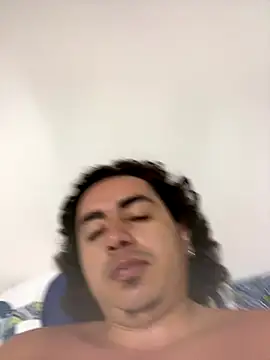 Snapshot of DanielGomez9 chatting on 12.04.25 DanielGomez9 online show from 12.04.25