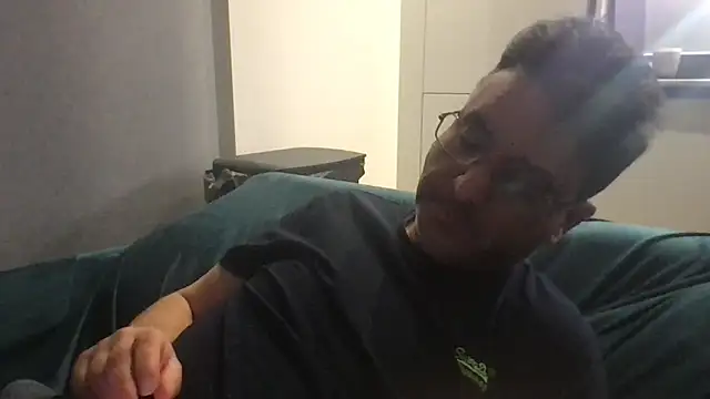 Snapshot of Robin007 chatting on 02.27.26 Robin007 online show from 02.27.26