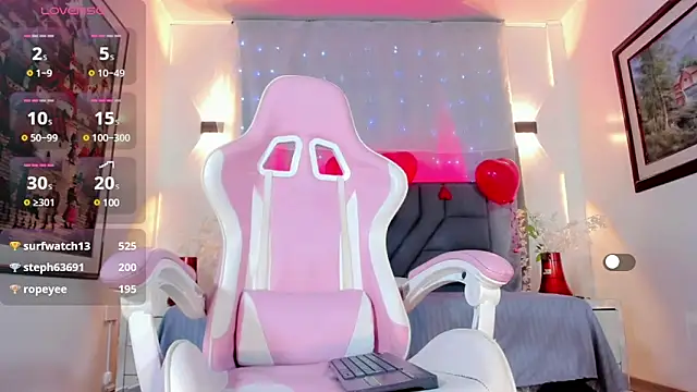 Snapshot of laura_barjun chatting on 02.23.25 laura barjun online show from 02.23.25